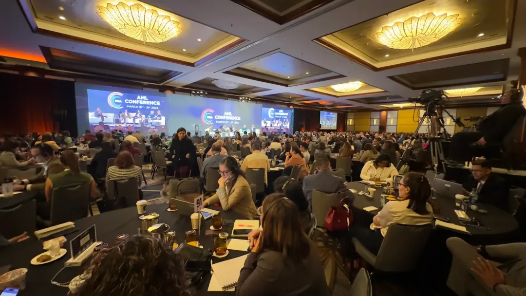 Participantes en una conferencia
